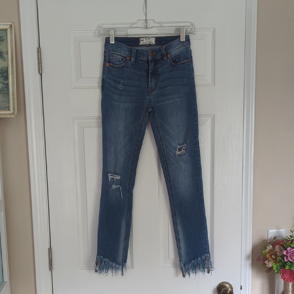 Free People We The Free Great Heights Jeans 25 Distressed Raw Hem Crop Boho